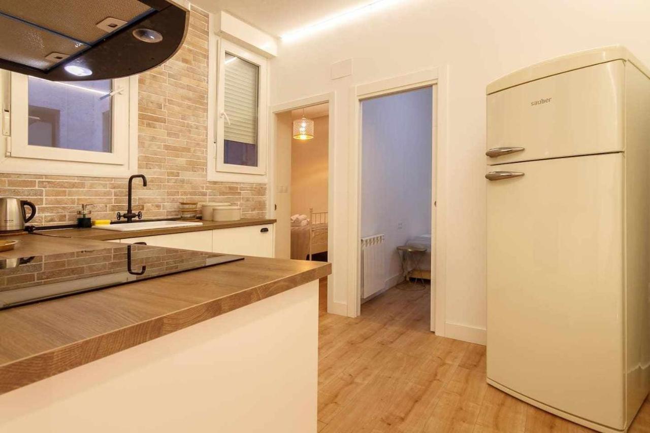 Apartamento Estiloso zona vieja by The Urban Hosts Bilbao Exterior foto